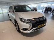 Mitsubishi Outlander - 2.4 PHEV Pure