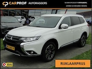 Mitsubishi Outlander - 2.0 PHEV Instyle Sportpack . Trekhaak . Leer . Led