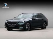 BMW 5-serie - 5 Serie Touring 530e PERIDOTGREEN METALLIC
