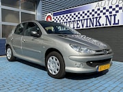 Peugeot 206 - 1.4 5DRS AIRCO TREKHAAK ALL-SEASON UNIEKE KM-STAND