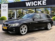 BMW 3-serie - Touring 318i M Sport Edition Panorama AUT Leder PDC