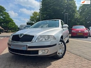 Skoda Octavia - 1.6 Ambiente A-C Elek Pakket Schuif/Dak