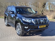 Toyota Land Cruiser - 2.8 D-4D-F Professional Window Van