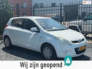 Hyundai i20 - 1.2i i-Drive IJSKOUDE AIRCO!APK!5DEURS!KOOPJE