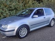 Volkswagen Golf - 1.6-16V