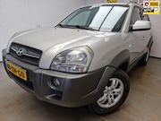 Hyundai Tucson - 2.7i V6 4WD Style AUTOMAAT AIRCO