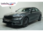 BMW 3-serie - 320i Sport Line Led koplampen Apple Carplay Leder Memory Sto