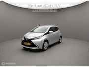 Toyota Aygo - 1.0 VVT-i x-play | 5-Deurs | Achteruitrijcamera | Airco | 99