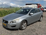 Volvo V60 - 2.4 D6 AWD Plug-In Hybrid Summum 2013