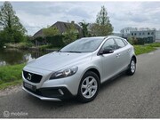 Volvo V40 Cross Country - 1.5 T3 / Stoelv. / Navi / PDC