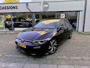 Volkswagen Golf - 1.5 eTSI R-Line / PANO/CAM/CARPLAY/ACC