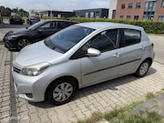 Toyota Yaris - 1.0 VVT-i Aspiration Koppaking lek