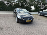 Volvo V60 - 1.6 T3 Momentum TREKHAAK LEER PDC NAVI