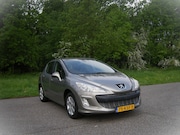 Peugeot 308 - 1.6 VTi XS . 5 Drs . Trekhaak . Airco . cruiscontrol . PDC .