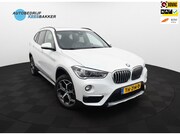 BMW X1 - SDrive20i High Executive / Leder / HUD / Stoelverwarming