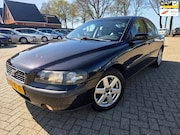 Volvo S60 - 2.0T Edition 179PK 2004. Airco/Cruise/Trekhaak etc.. APK 04-