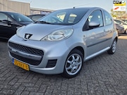 Peugeot 107 - 1.0-12V Millesim 200