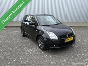 Suzuki Swift - 1.5 Exclusive / keyless / stoel verw