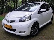 Toyota Aygo - 1.0-12V Dynamic Navigator NAVI DONKER GLAS AIRCO