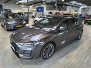 Ford Focus - ST-Line EcoBoost Hybrid 155 pk | Pano | 18" | Winter Pack | 