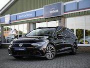 Volkswagen Golf - Variant 1.5 eTSI R-Line Business+ | LED Matrix | Trekhaak we