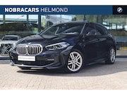 BMW 1-serie - 118i M Sport Automaat / Panoramadak / Sportstoelen / Achteru