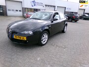 Alfa Romeo 147 - 2.0 T.Spark Distinctive