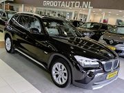 BMW X1 - sDrive18i Automaat Panoramadak, Airco, Trekhaak, Stuurbekrac