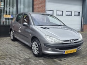 Peugeot 206 - 1.4-16V Gentry Premium Airco/Elec. pakket/Leer/5 Drs