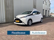 Toyota Aygo - 1.0 VVT-i X-play Achteruitrijcamera Airco apple car play and