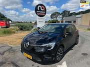 Renault Clio - | 2022 | 1.6 E-Tech Hybrid 145 Equilibre | Automaa