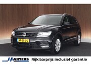 Volkswagen Tiguan - 1.4 TSI 125pk Connected Series Trekhaak Camera Navigatie