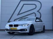 BMW 3-serie - 318i Essential Navi|Clima|Cruise|PDC|Dealer Onderhouden|LM V