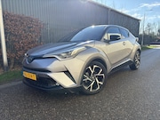 Toyota C-HR - 1.8 Hybrid Bi-Tone Plus / AUTOMAAT / LEER / NAVI / 122dkm NA