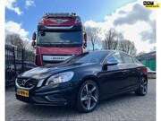 Volvo S60 - 1.6 T4 R-Design/NAP/Automaat/Navi/Cruise/Airco/Stoelverwarmi