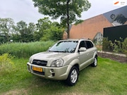Hyundai Tucson - 2.0i 4WD Style Airco Cruise PDC Trekhaak
