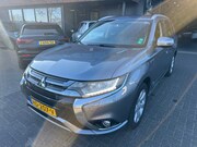 Mitsubishi Outlander - 2.0 PHEV Executive CRUISE CAMERA TREKHAAK GOED ONDERHOUDEN