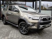 Toyota HiLux - 2.8 D-4D DUBBEL CABIN 48V HYBRIDE INVINCIBLE A/T 4WD 5 ZITS