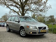 Volvo V70 - 2.5T Kinetic | LEder + Navi + Clima + Cruise nu €8.975,