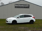 Ford Focus - 1.0 EcoBoost Titanium koppakking lekt zie tekst