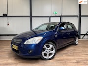 Kia Ceed - Cee'd 1.6 X-clusive / LEDER / CLIMA / 5-Drs / Stoelverwarmin