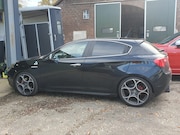 Alfa Romeo Giulietta - 1.4 T M-Air Distinctive 19 " stelvio velgen