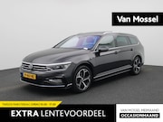 Volkswagen Passat - Variant 1.5 TSI R-Line Business + AUTOMAAT | Panoramadak | N