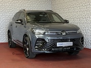 Volkswagen Tiguan - 1.5 eHYBRID 272 PK NW AUTO R-LINE VW.TREKHAAK BLACK PANO XL.