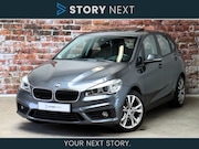 BMW 2-serie Active Tourer - 220i Essential Automaat / Navigatiesysteem / Trekhaak / Pano