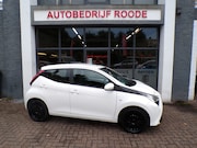 Toyota Aygo - 1.0 VVT-i x-play AIRCO, LED, CAMERA,