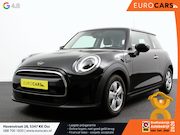 MINI Cooper - 1.5 3-Deurs 136pk Automaat Essential Trim Climate control Na