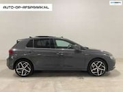 Volkswagen Golf - 1.5 eTSI R-Line Pano Automaat Navi PDC Stoelverwar