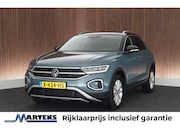 Volkswagen T-Roc - 1.5 TSI 150pk DSG Style Trekhaak Camera Stoelverwarming Virt