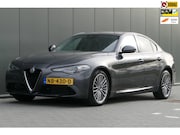 Alfa Romeo Giulia - 2.2 Eco Business Super NAP Leder Navi Camera Dealer onderhou